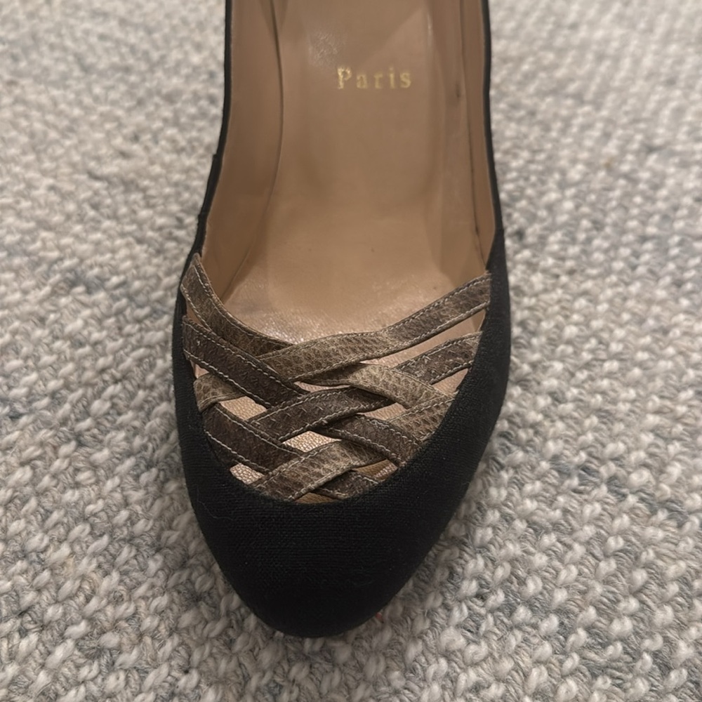 Louboutin Black Pumps With Python Straps, Scallop… - image 6